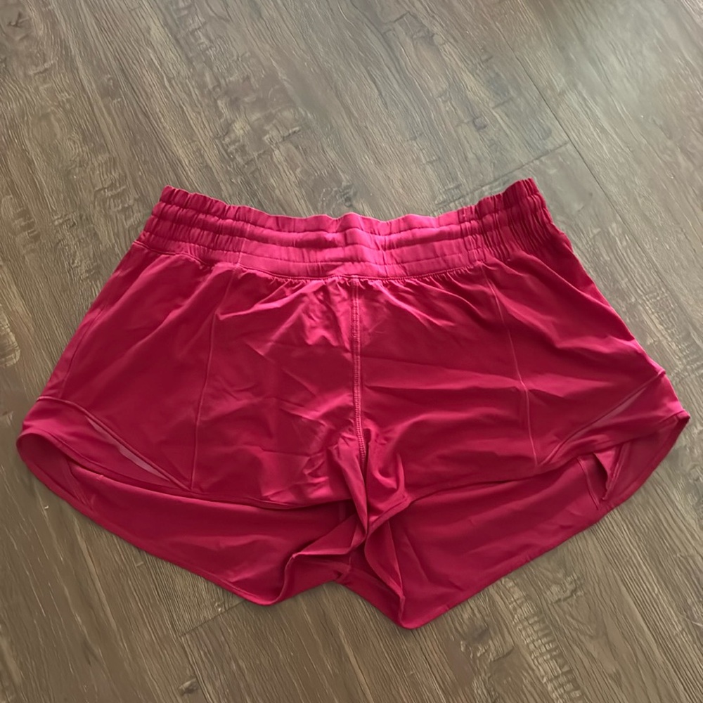 Lululemon Hotty Hot Shorts 2.5”